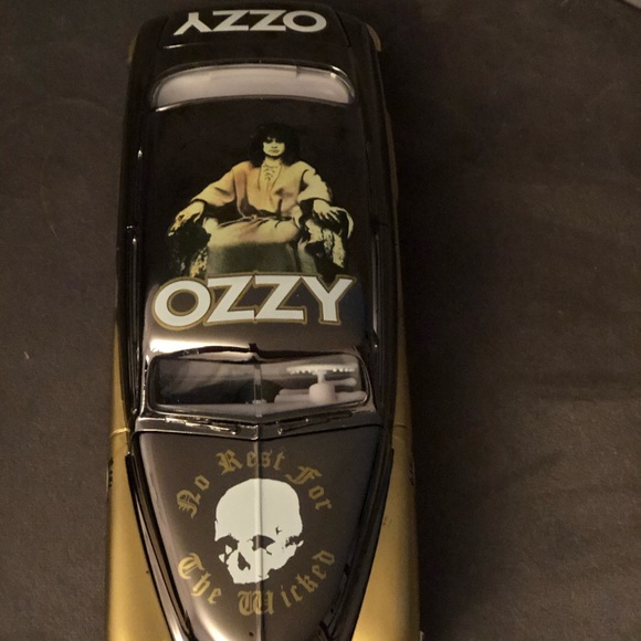 Racing Champions, Hot Rockin' Steel Ozzy Osbourne - Picture 3 of 6